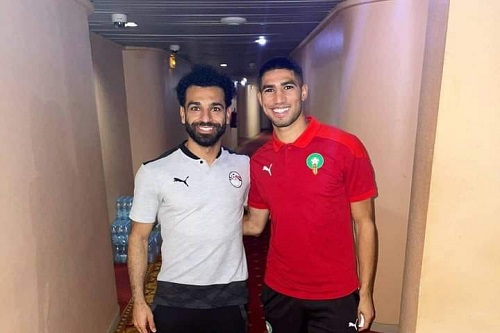 أجواء مثالية بين "الأسود" و"الفراعنة" في الكاميرون