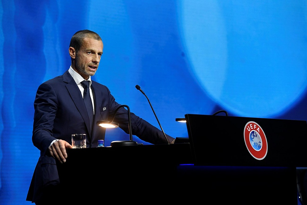 تشيفرين: كرة أوروبا ستظل قوية في 2022