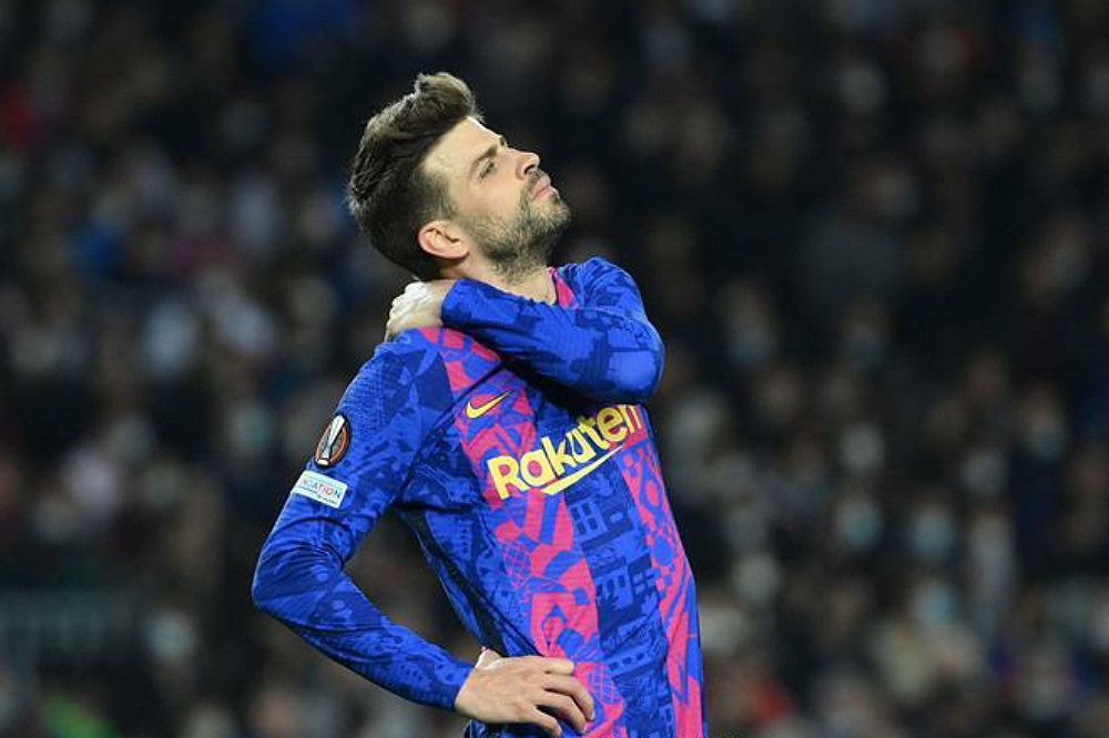 بيكيه: يمكن للبرسا الفوز بالدوري الأوروبي