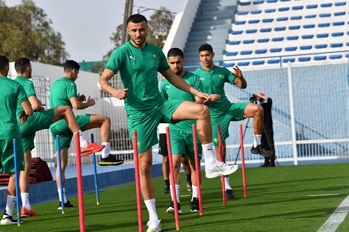 "الأسود" يباشرون استعداداتهم بالمغرب بحصة تدريبية في ملعب "الأب جيكو"
