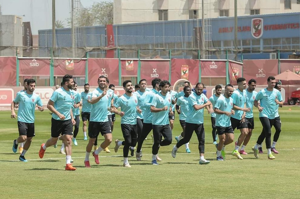 الأهلي يتجاهل القوانين ويلجأ إلى "الفيفا" اعتراضا على ملعب نهائي دوري الأبطال