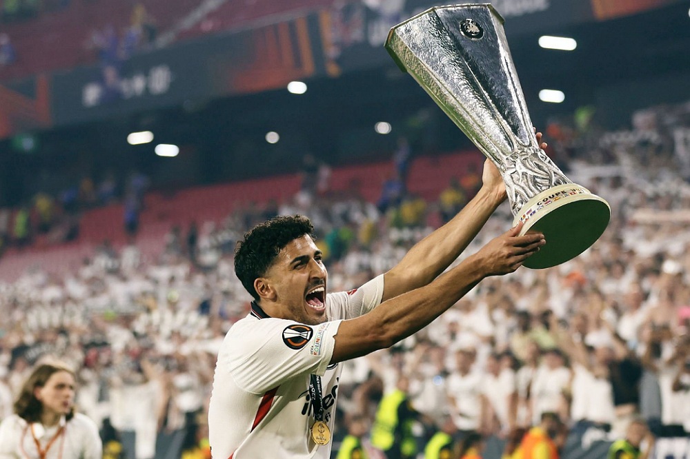 تهنئة من الجامعة وخاليلوزيتش للاعب أيمن برقوق