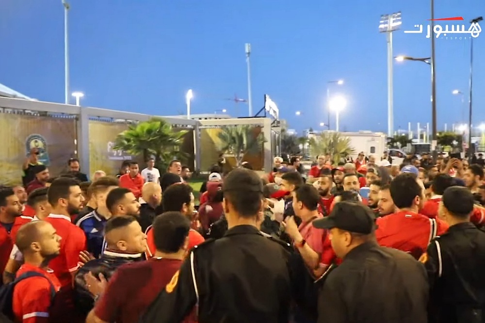 جماهير الأهلي أمام دونور