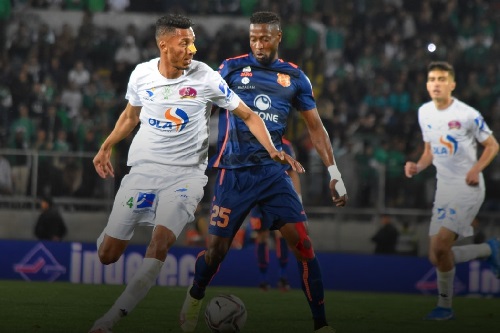 الرجاء يتخطى الدفاع الجديدي بثنائية ويلتحق بالوداد في صدارة البطولة