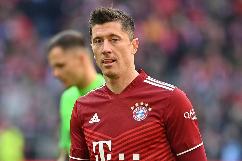 نائب رئيس برشلونة: لن يكون في مقدورنا التعاقد مع ليفاندوفسكي