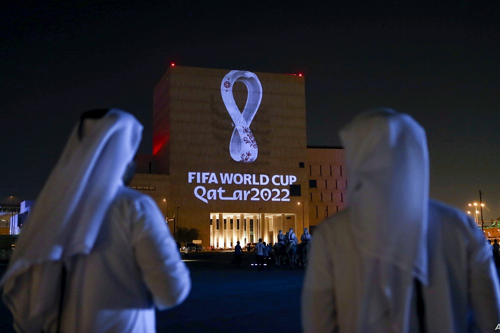 قطر تحظر تقليد شعار كأس العالم لكرة القدم على لوحات السيارات