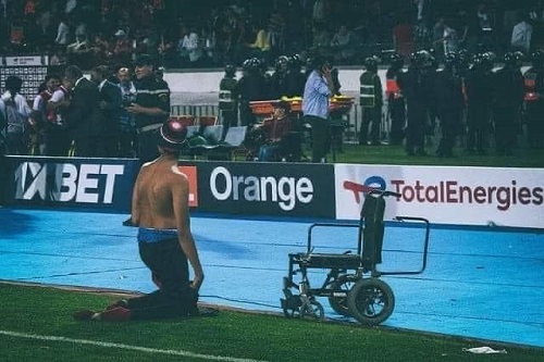 "وينرز" يحتفي بمشجع من "ذوي الهمم" بحضور لاعب الوداد السابق