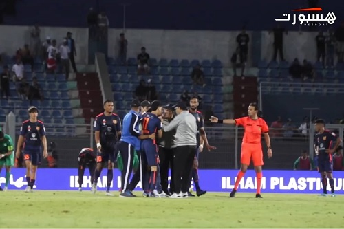 اقتحام مشجع "دكالي" لملعب الجديدة