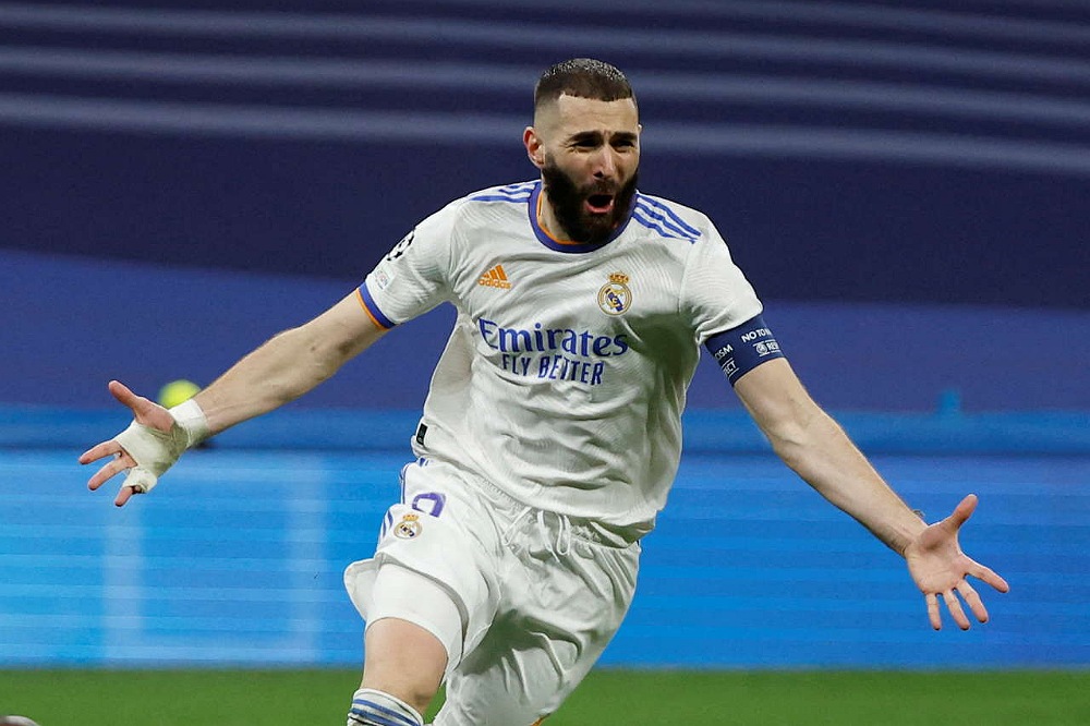ريال مدريد يسعى لتجديد عقد بنزيمة مبكرا