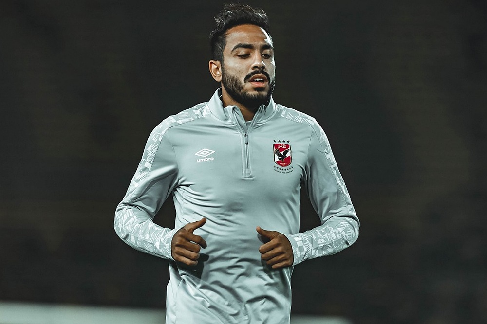 إيقاف محمود كهربا لاعب الأهلي المصري ستة أشهر