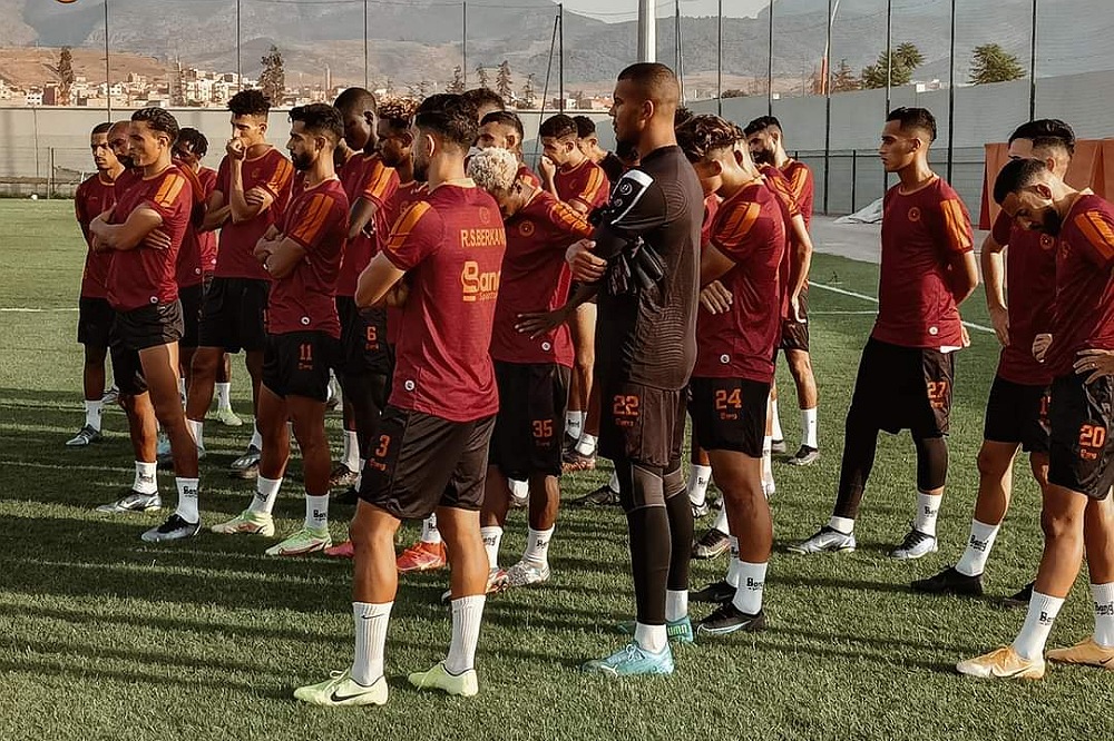 نهضة بركان يشد الرحال صوب الرباط استعدادا لنهائي كأس العرش