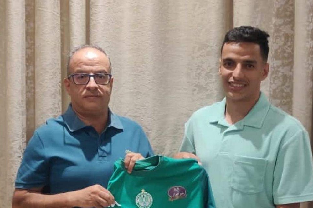 مركاتو البطولة.. الرجاء يتعاقد مع مهاجم جزائري في صفقة انتقال حر