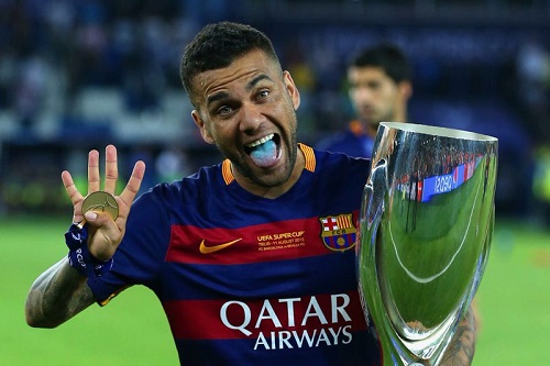 داني ألفيش: برشلونة لا يهتم بالأشخاص الذين صنعوا تاريخ النادي