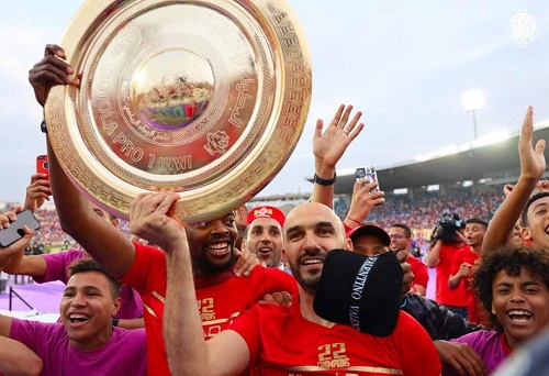 جامعة الكرة ومصادر قريبة من المدرب:  الركراكي لم يوقع على عقد تدريب المنتخب