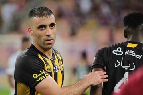 رغم الإيقاف.. إدارة الاتحاد السعودي تدرس إمكانية تجديد عقد حمد الله