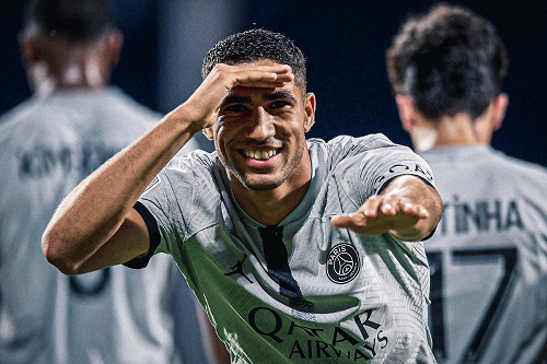 مانشستر يونايتد يُنافس برشلونة على حكيمي وهذا موقف "البي إس جي"