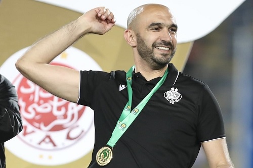 مصادر: الركراكي يباشر اتصالاته بلاعبي المنتخب استعدادا لكأس العالم