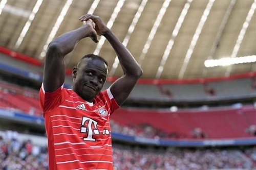 ماني لاعب بايرن ميونخ : لا أرى نفسي نجما عالميا على الإطلاق