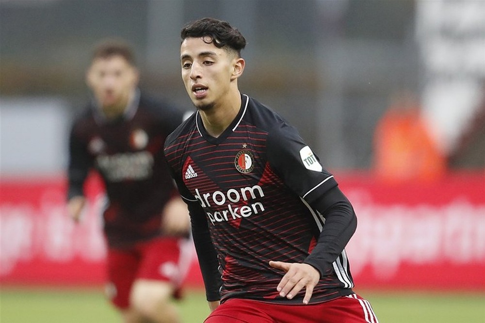 "الفيفا" يزف خبراً سعيداً لبنيس قبل انضمامه إلى المنتخب المغربي