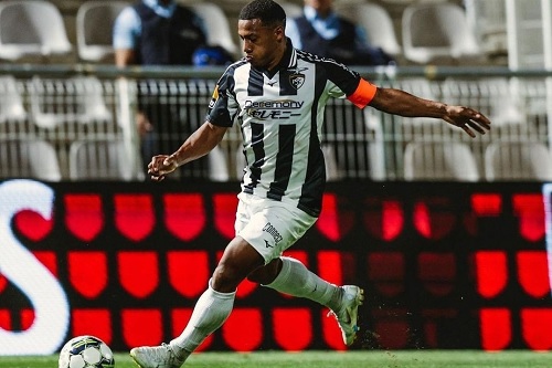الركراكي يستدعي فهد موفي للالتحاق بمعسكر المنتخب الوطني