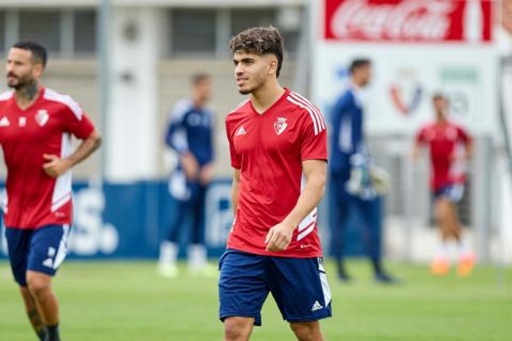 الزلزولي يعاني من الإصابة ويغيب عن تداريب أوساسونا قبل مواجهة فياريال