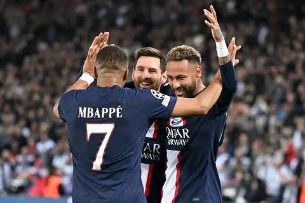 ليكيب: سان جيرمان خسر 370 مليون يورو الموسم الماضي