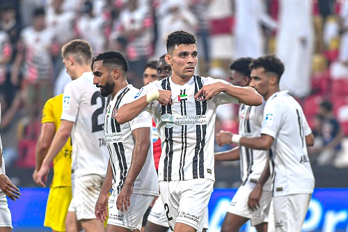 بن شرقي يقود الجزيرة للفوز على الوصل بثنائية في الدوري الإماراتي