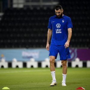 تقارير إعلامية فرنسية: بنزيمة يغيب عن كأس العالم