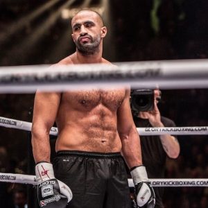 محامي بدر هاري ينفي الادعاءات ويكشف تفاصيل قضيته