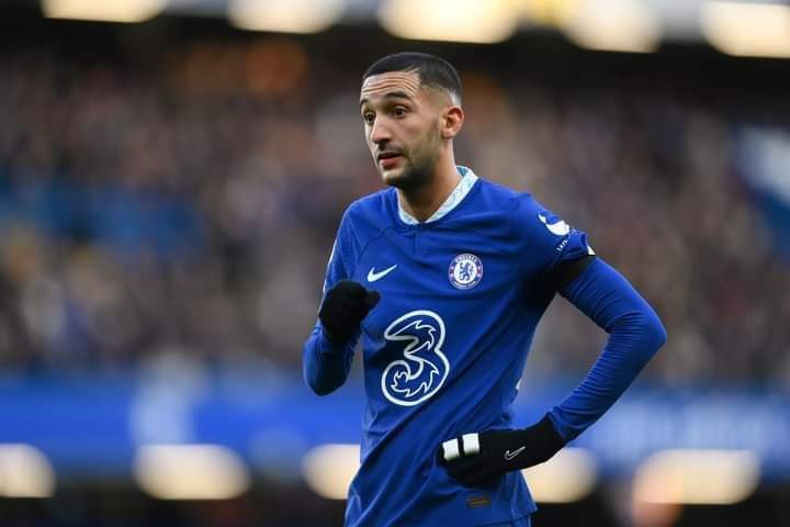نيوكاسل يلح على انتداب زياش.. وتشيلسي متردد في السماح للاعب بالمغادرة في الشتاء