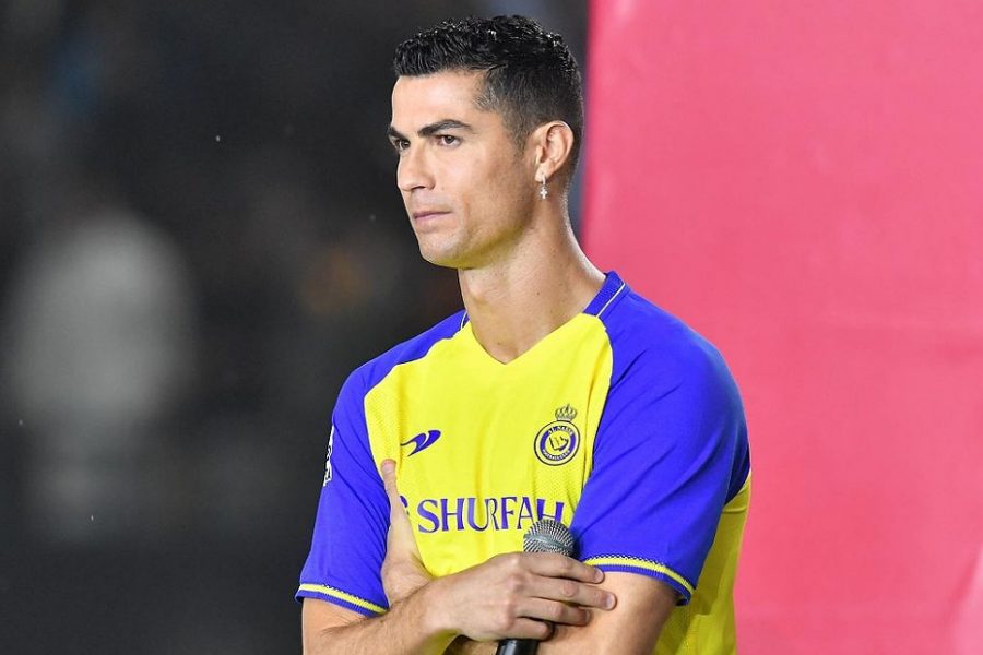 النصر السعودي يسجل رونالدو بعد مخالصة الكاميروني فينسنت أبوبكر