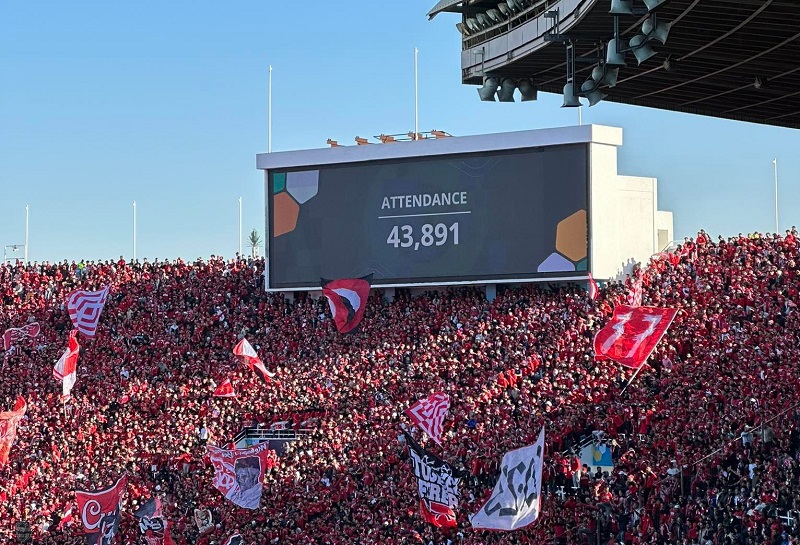 43891 مشجع يتابع مباراة الوداد والهلال في ملعب مولاي عبد الله
