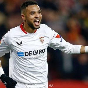رغم طريقة خروجه من مباراة السبت.. النصيري يشارك في تداريب إشبيلية استعدادا لـPSV إيندهوفن 
