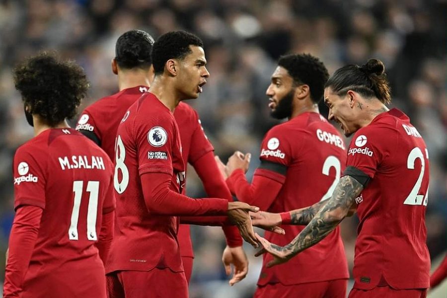 ليفربول يفوز على نيوكاسل في الدوري الإنجليزي الممتاز