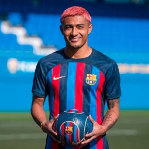 برشلونة يتعاقد رسميا مع أراوخو