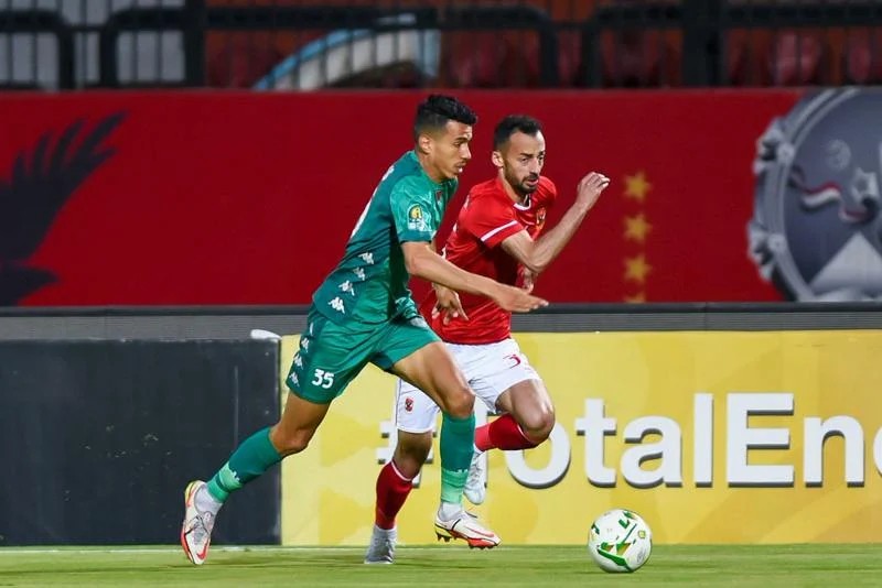 الأهلي يتدارس إمكانية حضور 50 ألف مشجع في مباراة الرجاء في دوري الأبطال