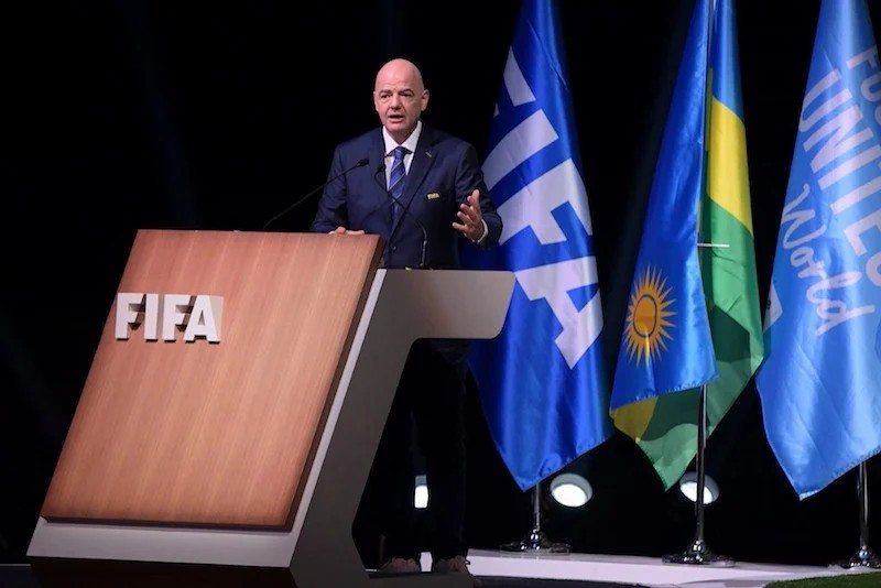 رئيس الاتحاد الدولي لكرة القدم يهدد بعدم بث كأس العالم للسيدات في أوروبا