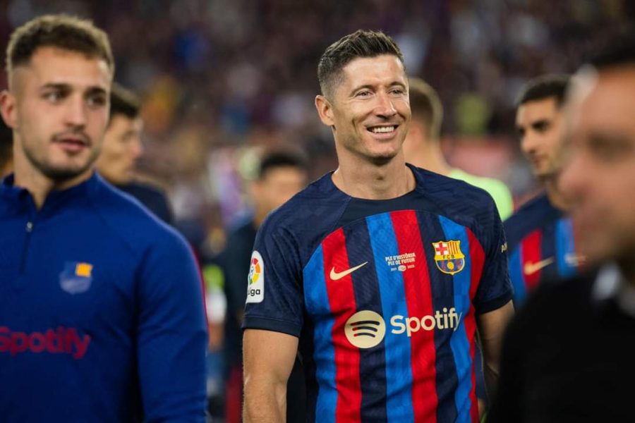 البولندي روبرت ليفاندوسكي يعلق عن أنباء رحيله إلى الدوري السعودي