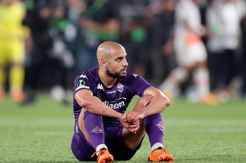 أمرابط يعتذر من جماهير فيورنتينا.. وصراع بين برشلونة ومان يونايتد على سفيان