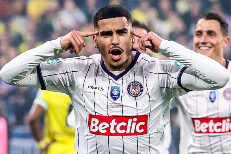 عرب ينافسون مبابي على جائزة الهداف