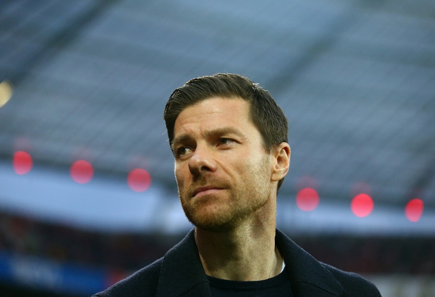 ليفركوزن يجدد عقد ألونسو حتى 2026