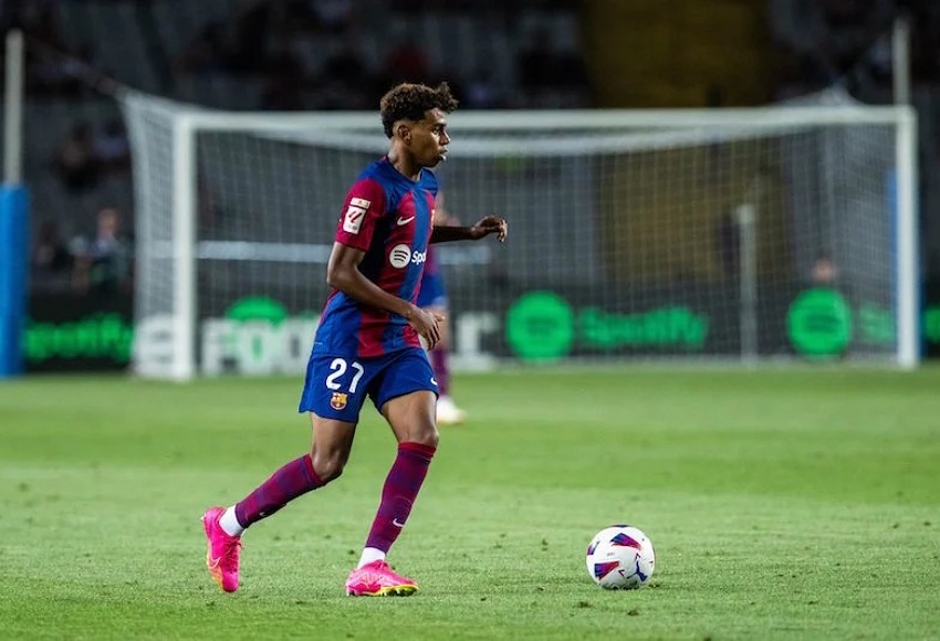 الاتحاد الإسباني يجتمع بالواعد لامين يامال وأسرته ومنتخب "لاروخا" يستعد لاستدعائه