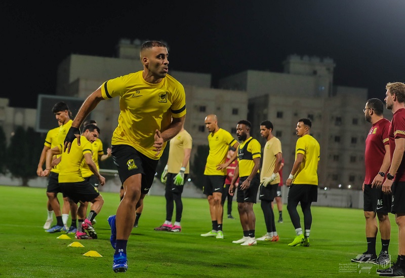 حمد الله يسعى إلى فك عقدة لازمته بقميص الاتحاد في مباريات الهلال