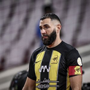 كريم بنزيمة ينتظر قرار مدربه غاياردو