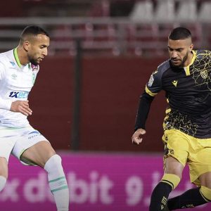 التعادل السلبي ينهي مباراة اتحاد تواركة والرجاء الرياضي في الدوري الاحترافي