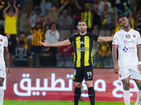حمد الله يسجل ثنائية ويقود الاتحاد لفوز هام على الرياض