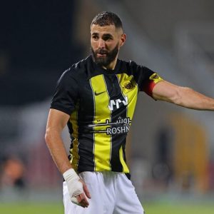 بنزيما ينفي رغبته في الرحيل عن اتحاد جدة