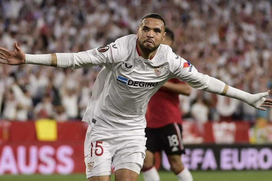 إشبيلية يرغب في بيع عقد النصيري للتعاقد مع أحد هدافي اليونان
