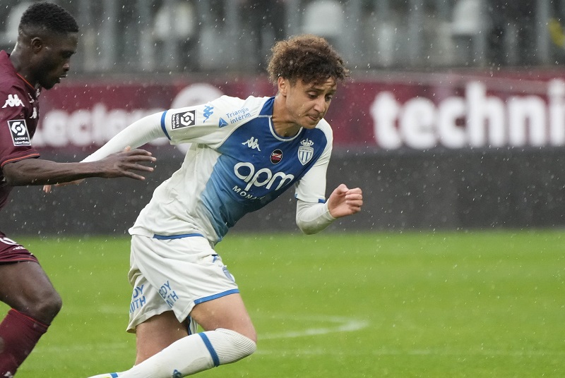 بنصغير يضع لمسته في فوز موناكو الساحق على ميتز بخماسية في الدوري الفرنسي