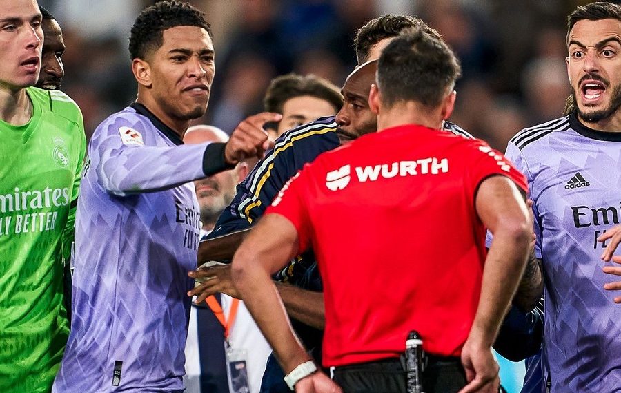 توقيف حكم مباراة ريال مدريد وفالنسيا